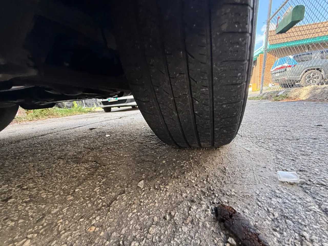 Tire wear / damage · Left front tire, Right front tire 3