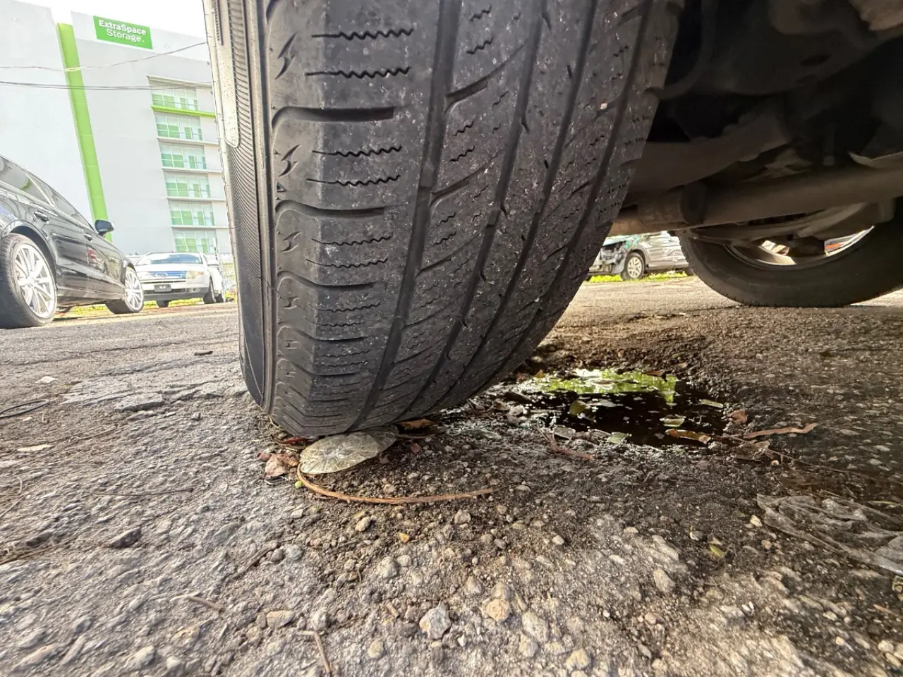 Tire wear / damage · Left front tire, Right front tire 4